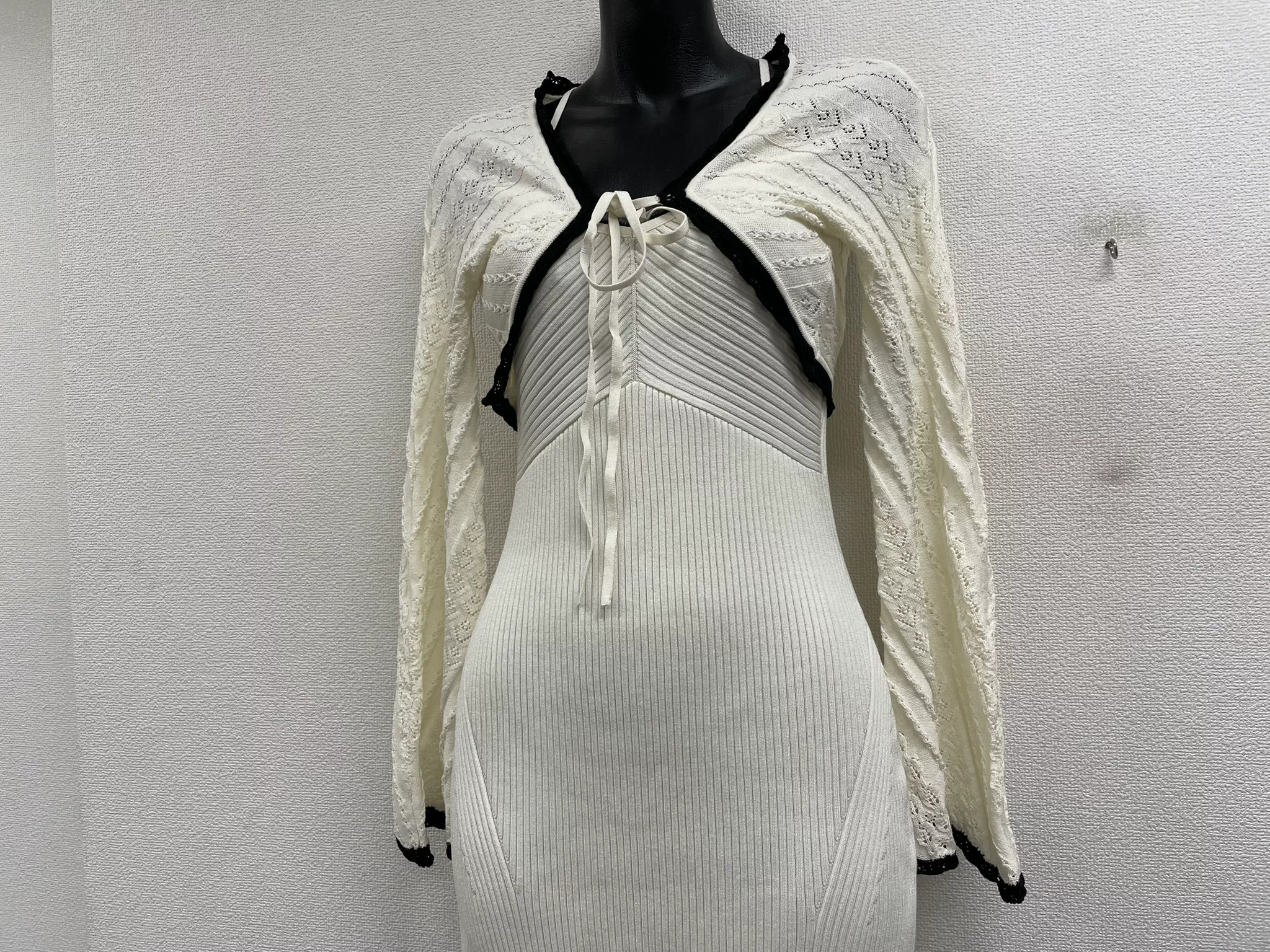 リリーブラウン売るなら高価買取おまかせ屋】Lily Brownレースボレロ